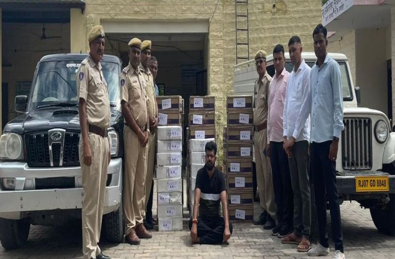 पिकअप से भारी मात्रा में अवैध शराब जब्त