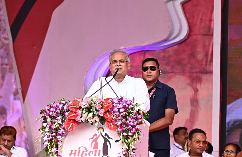 Mahila Samridhi Sammelan: CM Baghel gave the gift of development works