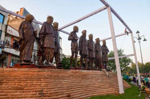 Lakshmi mandir underpass 