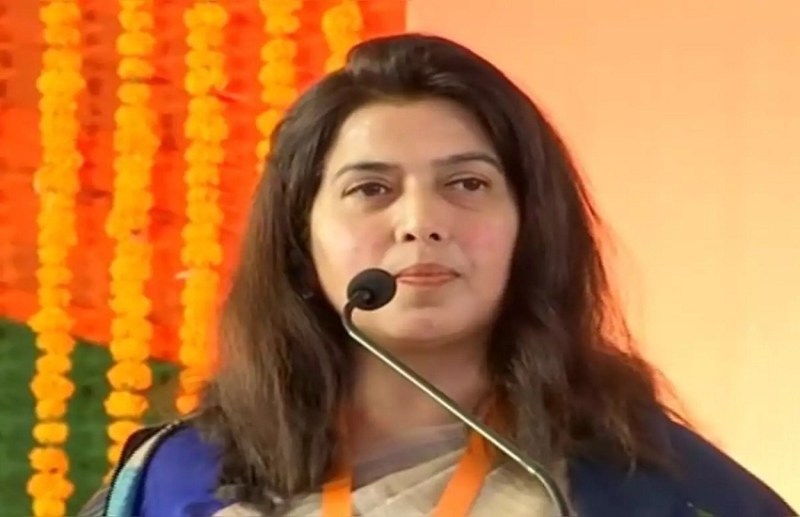 CG Election 2023 : भाजपा सांसद सरोज पांडे ने प्रियंका गांधी पर कसा तंज, बोलीं - उनके पास बताने लायक कुछ नहीं, पुरखों के किस्से सुना गईं