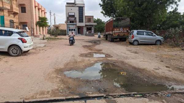 जर्जर सड़कों पर हांफता नागौर शहर...