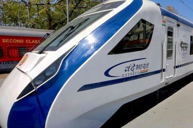 vande_bharat_express_train.jpg