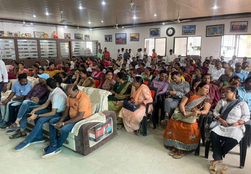 खाद्य मंत्री के दरवाजे पर शिक्षकों की दस्तक, बोले- पदोन्नति पदस्थापना आदेश शून्य करा दीजिए