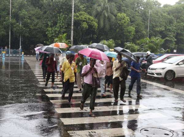 भारी बारिश से दार्जिलिंग में भूस्खलन