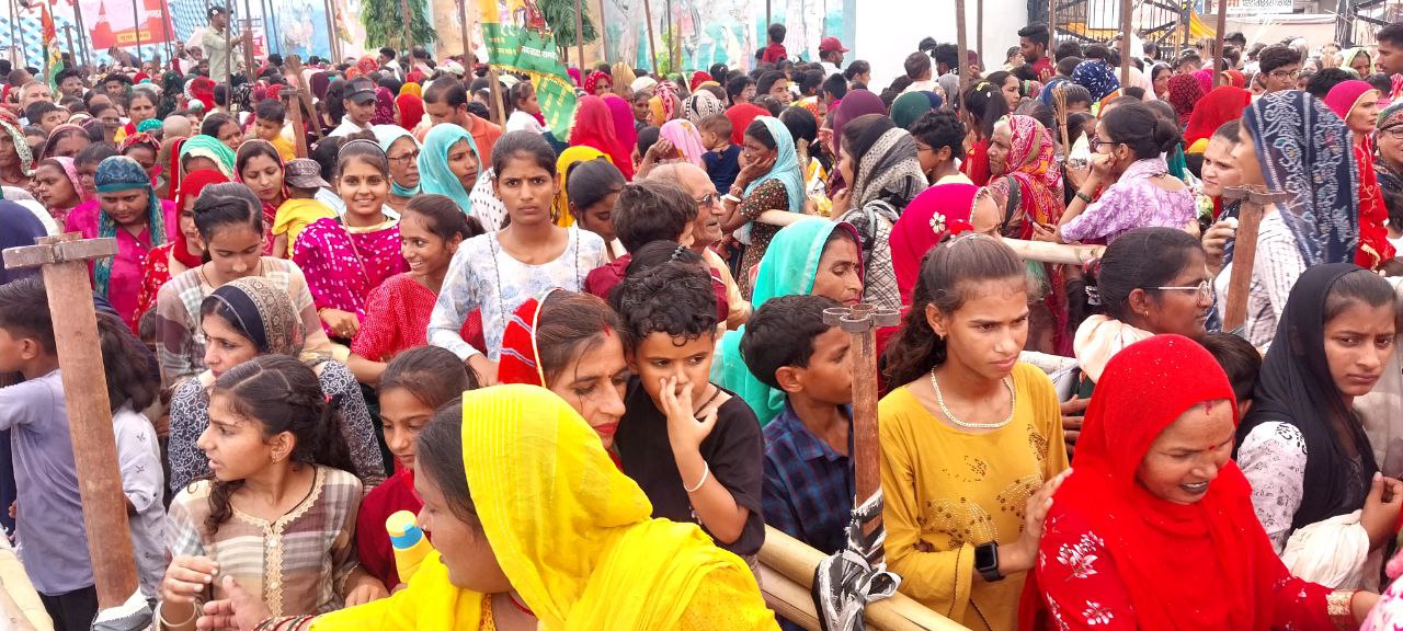 लोक देवता बाबा रामदेव मेले में उमड़ा जन सैलाब