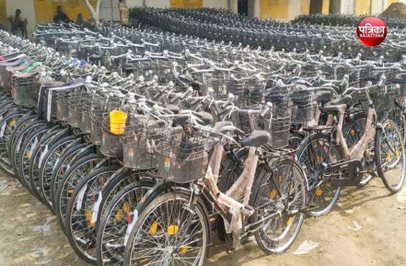 Girls Voice : जानिए, यहां डेढ़ साल से पैदल ही स्कूल जा रही बालिकाएं