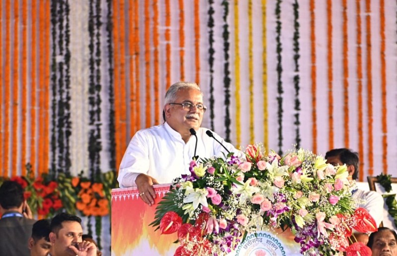 आवास न्याय योजना सम्मेलन में शामिल हुए CM बघेल, बोले - जहां अन्याय होता है.. वहां खड़े होते है राहुल गांधी