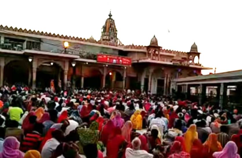 temple Secret: लकवा के इलाज के लिए इस मंदिर में उमड़ती है भीड़