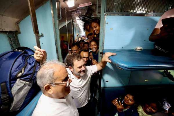 MP Rahul Gandhi traveled  in a sleeper coach.