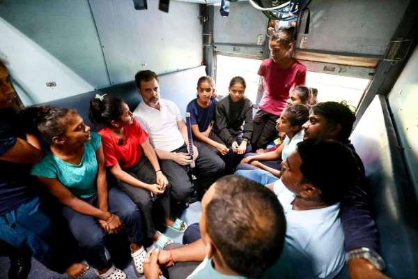 MP Rahul Gandhi traveled  in a sleeper coach.