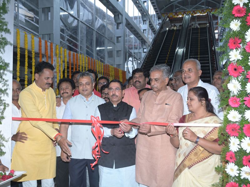 विश्वस्तरीय रेलवे स्टेशन के रूप में विकास