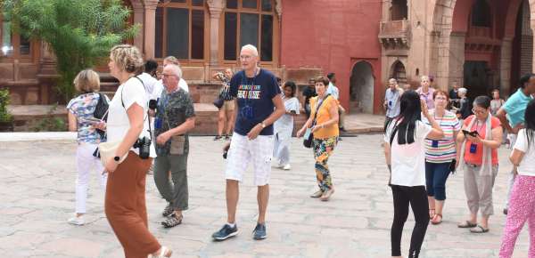 folk-culture-of-maroongri-presentation