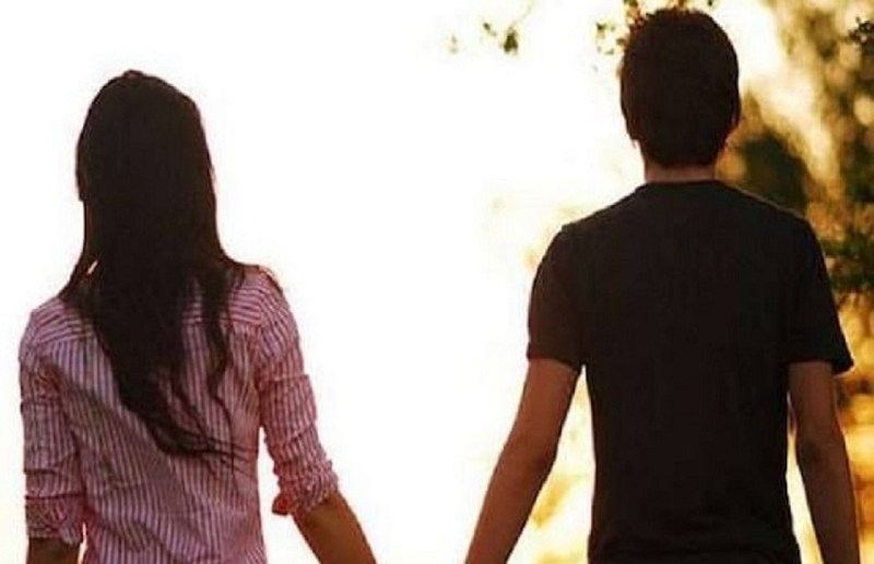 Girl commits suicide after being cheated in love