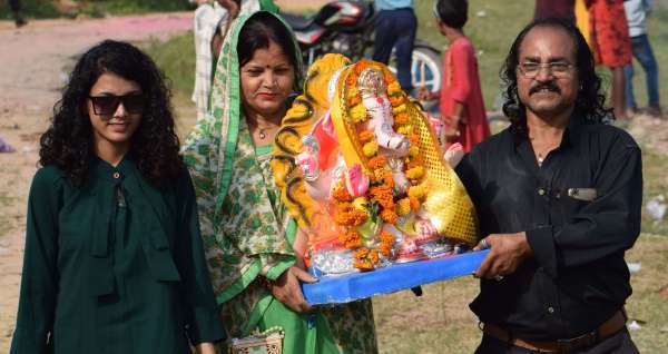 Chambal coast echoed with cheers, devotees bid farewell to Ganpati Bappa...see photos