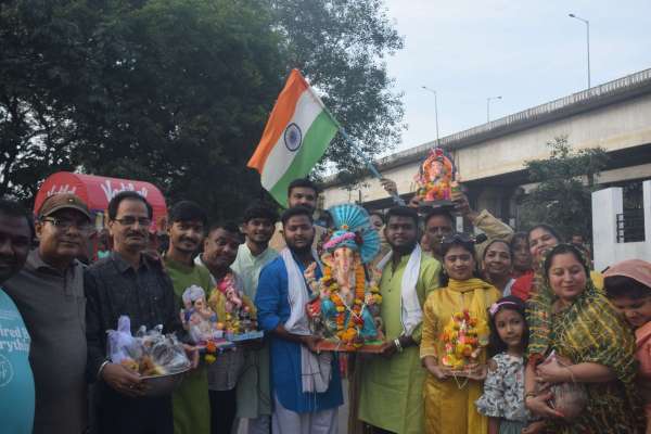  विर्सजन का क्रम जारी 