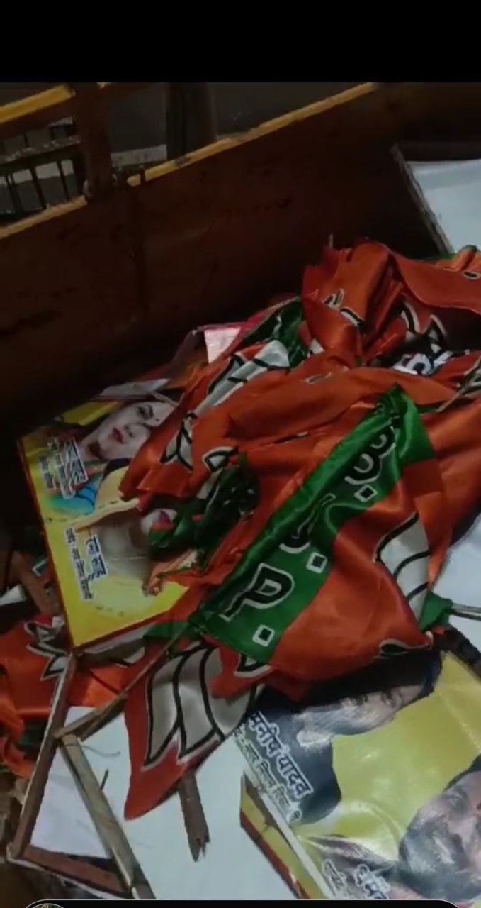 देखो.. रिसाली में निगम ने भाजपा का निकाला झंडा और कांग्रेस का छोड़ा