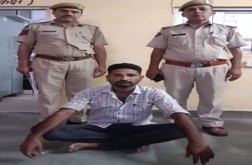 दो पिस्तौल व दो जिंदा कारतूस जब्त