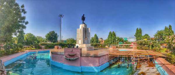 Preparation for Gandhi Jayanti on 2nd October at Gandhi Circle