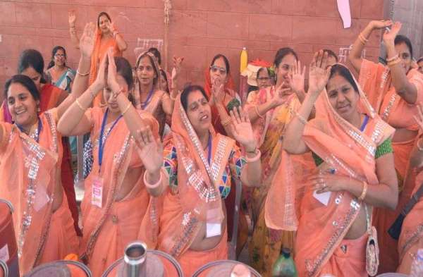 महाशिवपुराण कथा शुरू, कोटा में प्रख्यात कथावाचक पं. प्रदीप मिश्रा कथा के दौरान बोले... विद्यार्थी असफलता से नहीं घबराएं, मन लगाकर पढ़ें