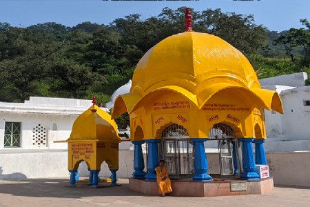 shri_ram-bharat_milap_here.jpg