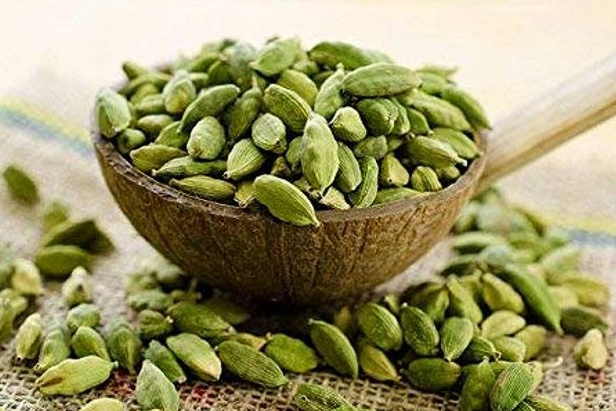 green_cardamom.jpg