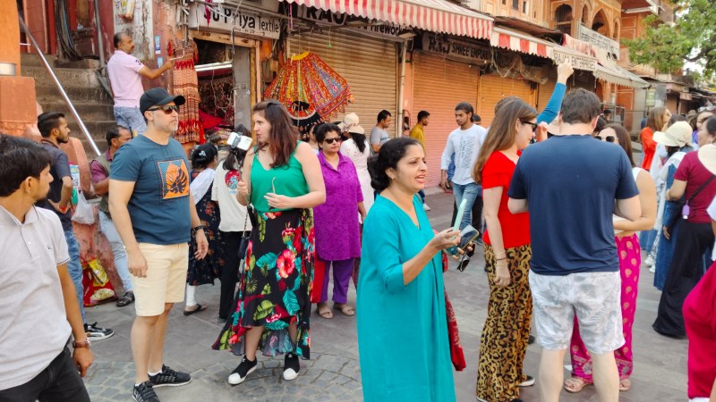 पधारो म्हारे देश: पावणों से गुलजार हुआ राजस्थान का यह शहर, राजस्थानी परंपरा से हो रहा स्वागत, देखें वीडियो