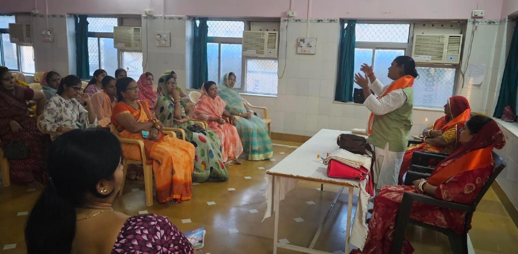 दुर्गा वाहिनी की राष्ट्रीय संयोजिका प्रज्ञा दीदी ने किए तनोट माता के दर्शन