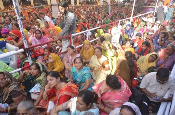 कोटा में शिव महापुराण कथा सुनने उमड़ रहा सैलाब...देखिए तस्वीरें