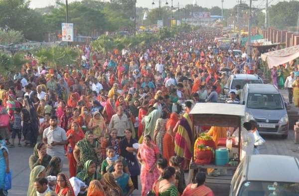 कोटा में शिव महापुराण कथा सुनने उमड़ रहा सैलाब...देखिए तस्वीरें