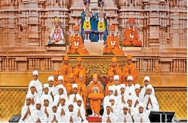 सेवा, त्याग और समर्पण की शपथ लेकर संत बने 30 युवा