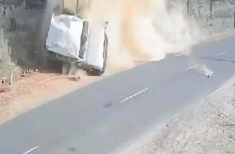 car overturned young man dies in jhunjhunu