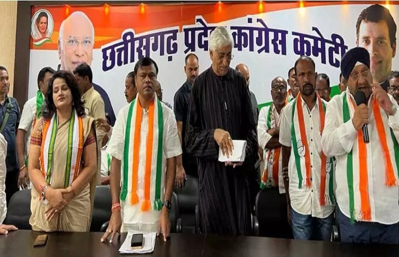 Big shock to Amit Jogi.. three leaders joined Congress