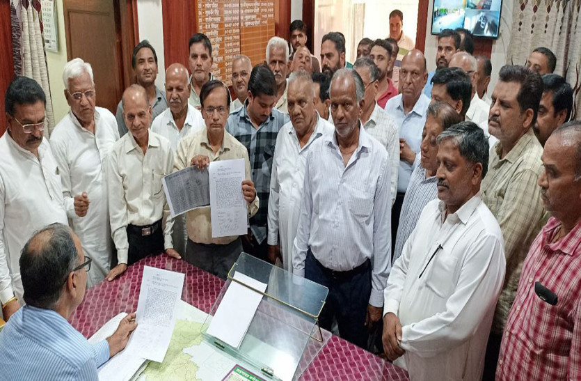 बाबा की मंशा पर उठाए सवाल...