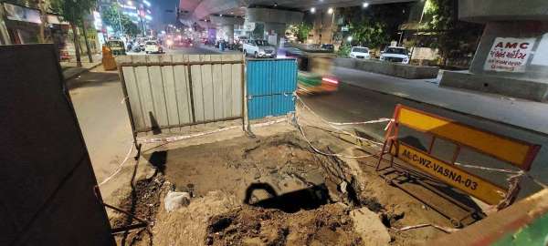 राहगीरों को परेशानियों का सामना करना पड़ रहा