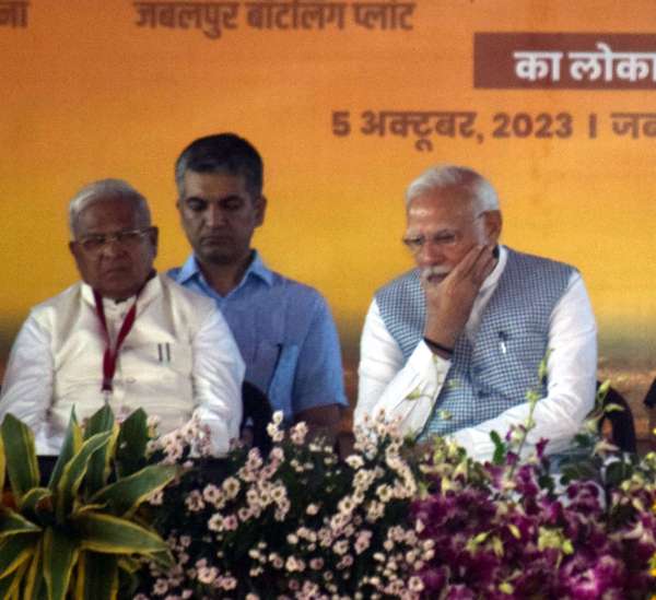 विशाल मूर्ती आकर्षण  का केॅद्र होगी 