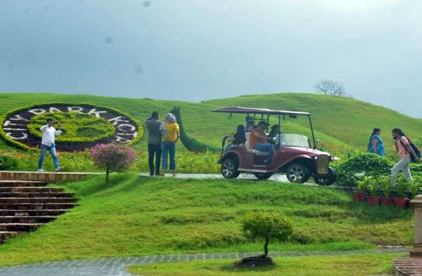   ​शिक्षा की छोटी काशी में कश्मीर सा नजारा....