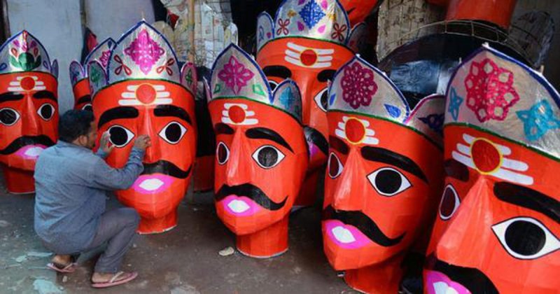 बढ़ती महंगाई ने रावण का कद किया छोटा