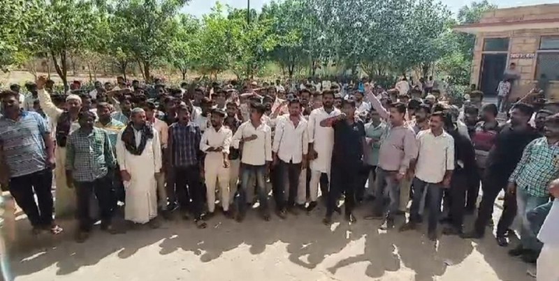 Video: ट्रक यूनियन के धरने के खिलाफ पुलिस की कार्रवाई पर जताया विरोध