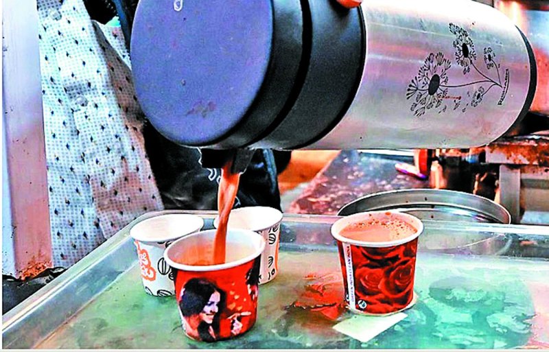 यदि आप भी पेपर कप में चाय-कॉफी पीते हैं तो हो जाइए सावधान !