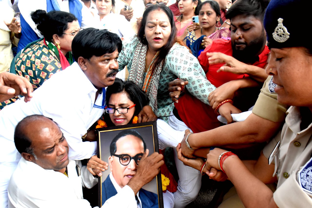 ,sdm nisha bangre strike in bhopal