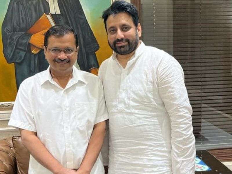  ED raids AAP MLA Amanatullah khan hideouts in money laundering case