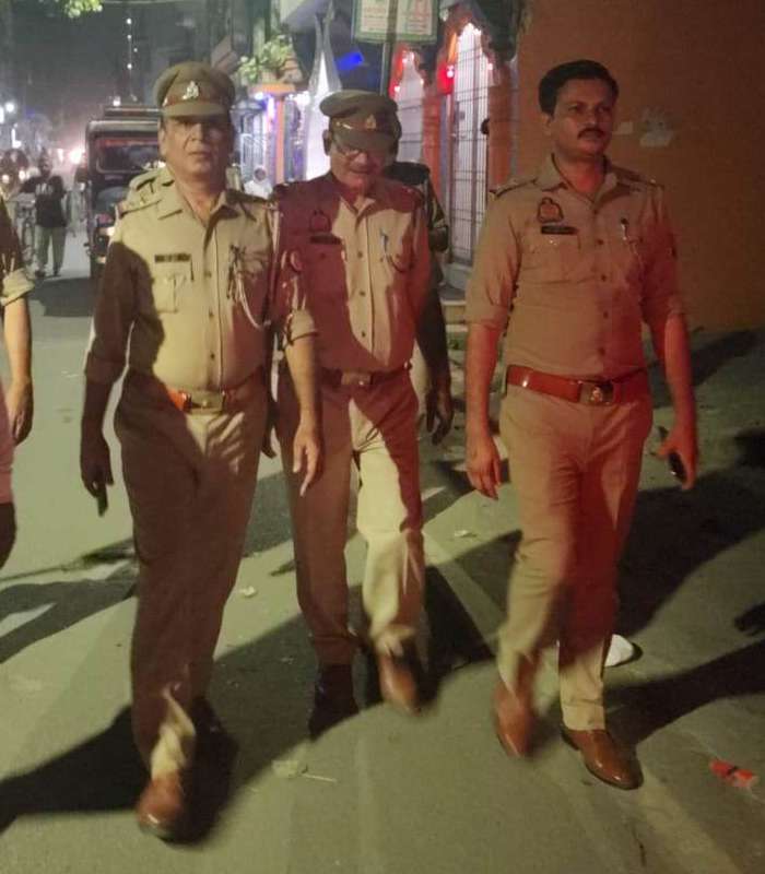 Photo Gallery: एसएसपी मुरादाबाद के आदेश पर थाना गलशहीद पुलिस ने देर रात निकाला
पैदल मार्च