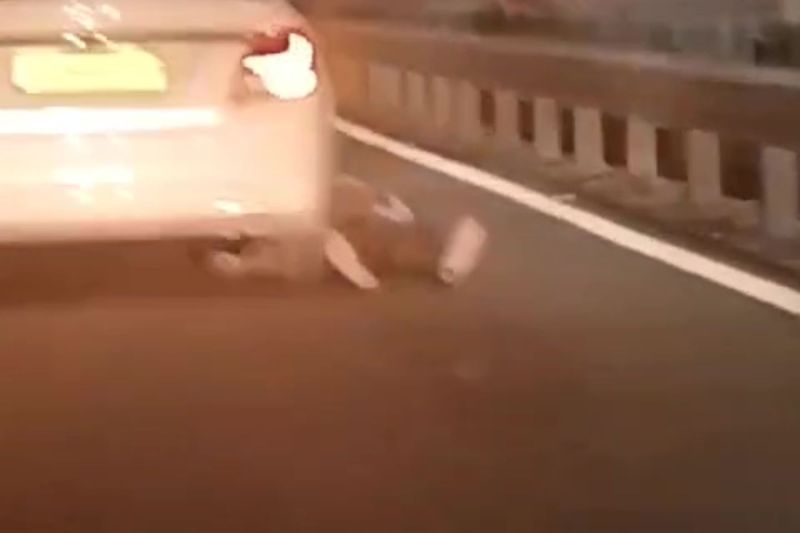 Delhi car dragged video
