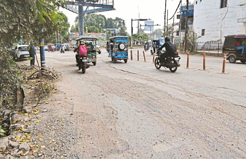Distressed roads due to digging, asphalting till Dussehra