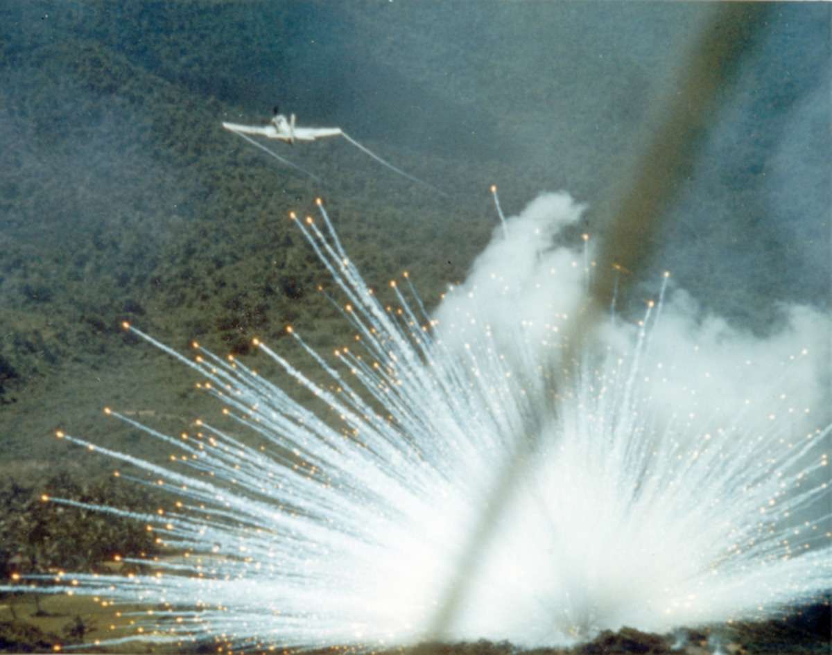 white_phosphorus_bombs.jpg