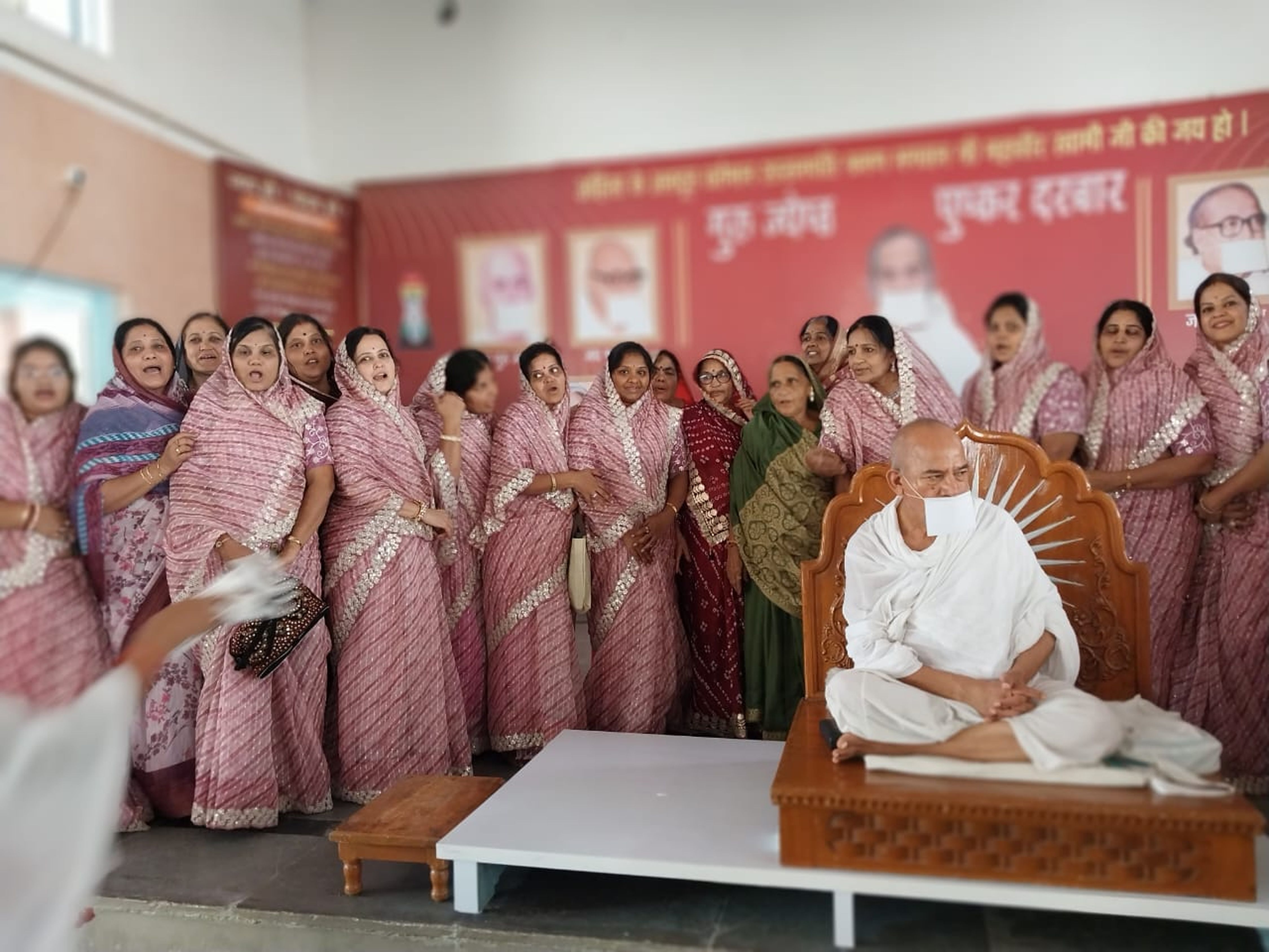 शिक्षा और संस्कार जिन्दगी जीने के मूल मंत्र हैं
