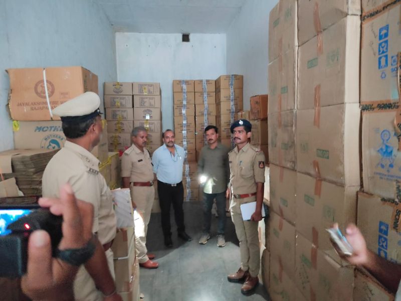 शिवमोग्गा जिले के पटाखों की दुकान व गोदामों पर छापेमारी