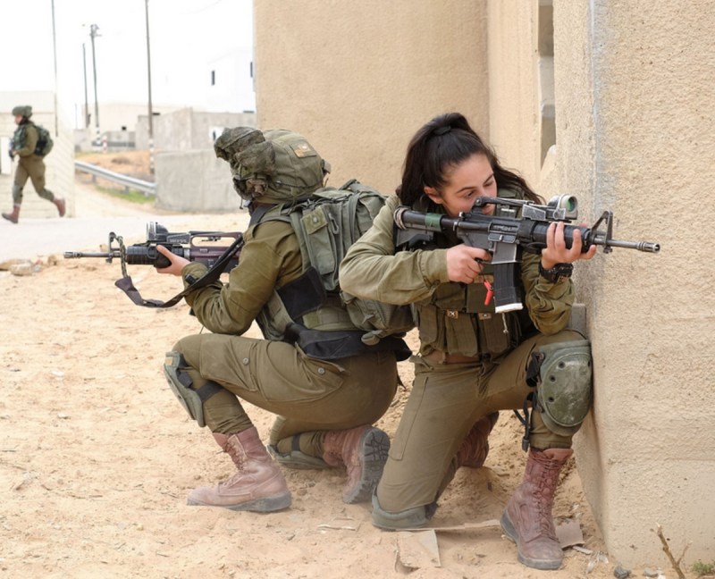 israel_women_soldiers.jpg