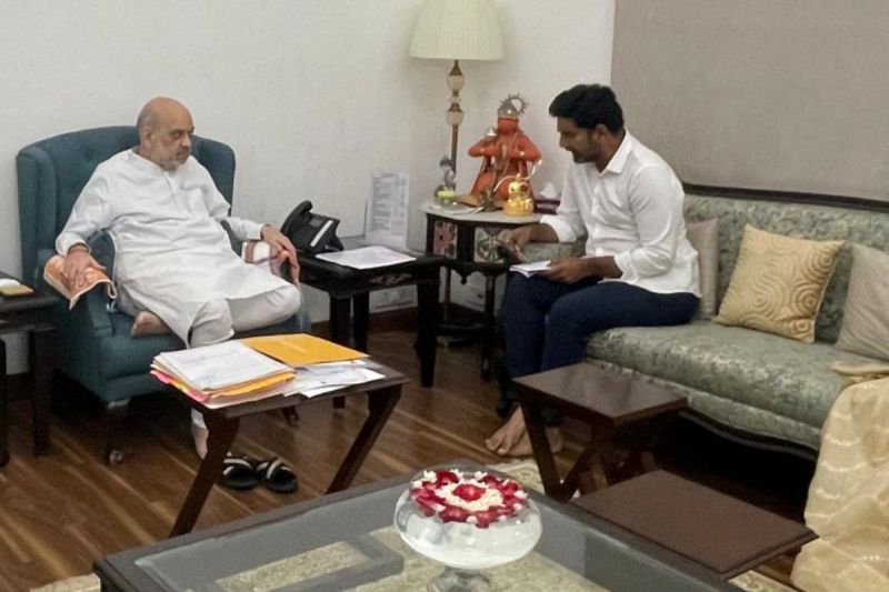 Chandrababu Naidu son Nara Lokesh meet amit shah in delhi late night
