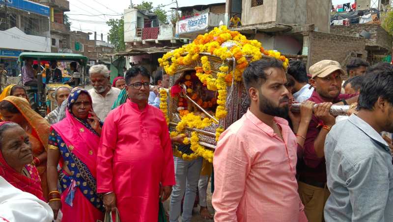 Grand procession taken out on the first day of Navratri